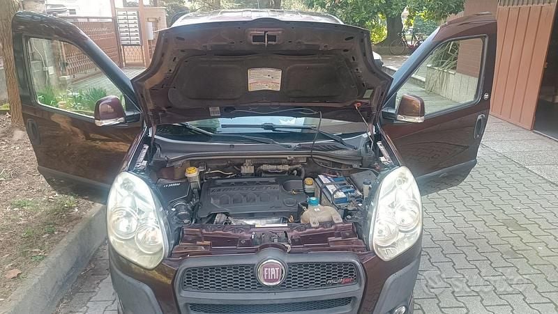 Usata Fiat Doblò 90 CV (66 kW) 2011 Monovolume