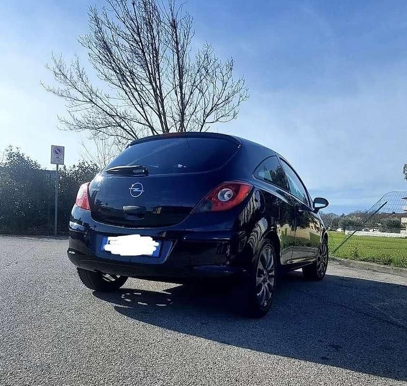 Usata Opel Corsa Eco 75 CV (55 kW) 2010 Utilitaria