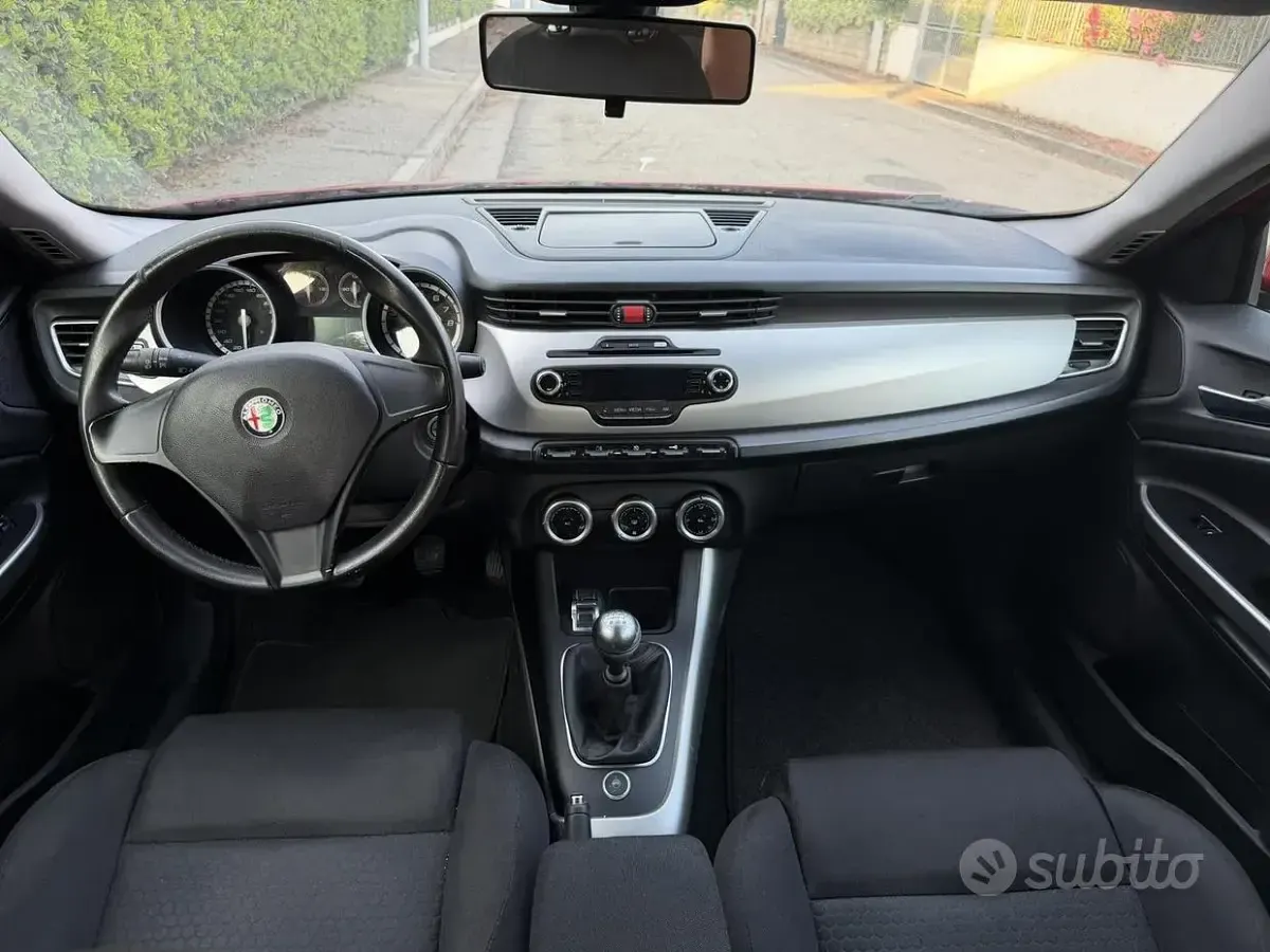 Usata Alfa Romeo Giulietta 120 CV (88 kW) 2014 Rosso Utilitaria