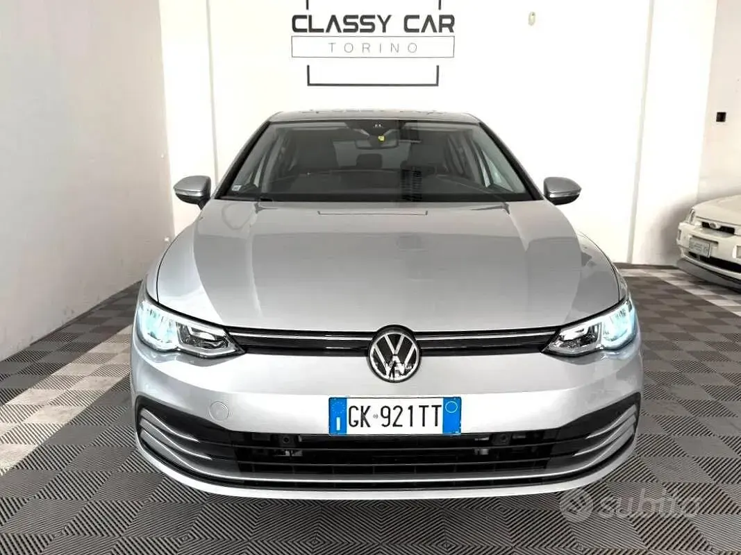 Usata VW Golf VIII Life 130 CV (95 kW) 2020 Grigio Berlina