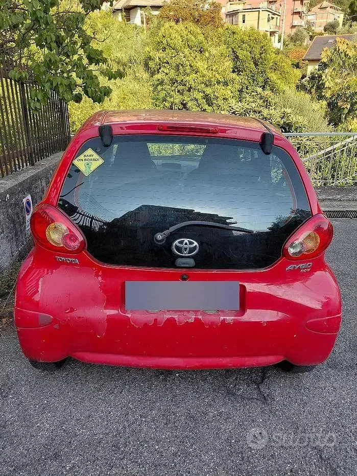 Usata Toyota Aygo 68 CV (50 kW) 2008 Rosso Utilitaria