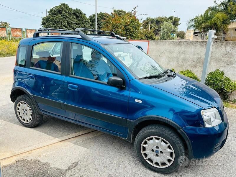 Usata Fiat Panda 4x4 60 CV (44 kW) 2005 Blu Utilitaria