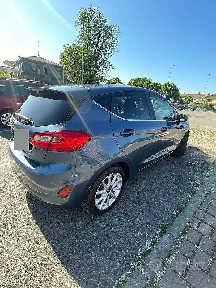 Usata Ford Fiesta Titanium 86 CV (63 kW) 2019 Blu/azzurro Utilitaria