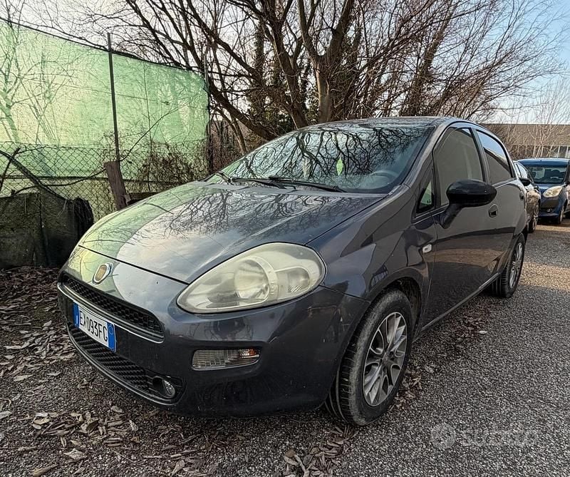 Usata Fiat Grande Punto Dynamic 74 CV (54 kW) 2014 Grigio Utilitaria