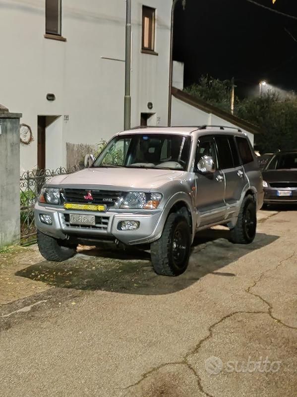 Usata Mitsubishi Pajero 165 CV (121 kW) 2001 Grigio SUV