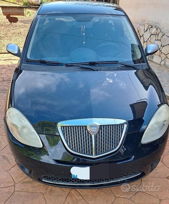 Usata Lancia Ypsilon 75 CV (55 kW) 2009 Nero Utilitaria