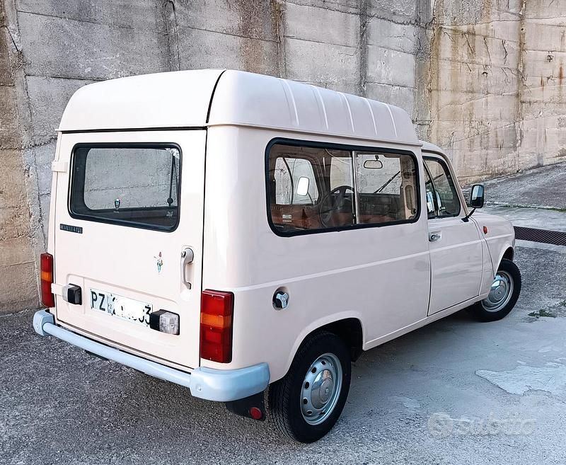 Usata Renault R4 34 CV (25 kW) 1985 Beige Station wagon