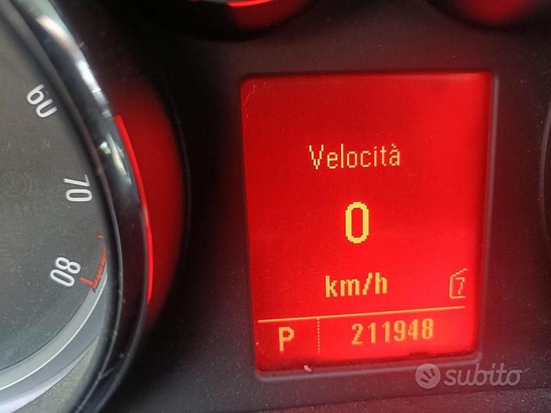Usata Opel Astra 140 CV (102 kW) 2011 Bianco Station wagon