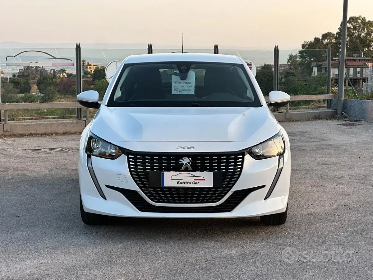 Usata Peugeot 208 Active 75 CV (55 kW) 2021 Bianco Utilitaria