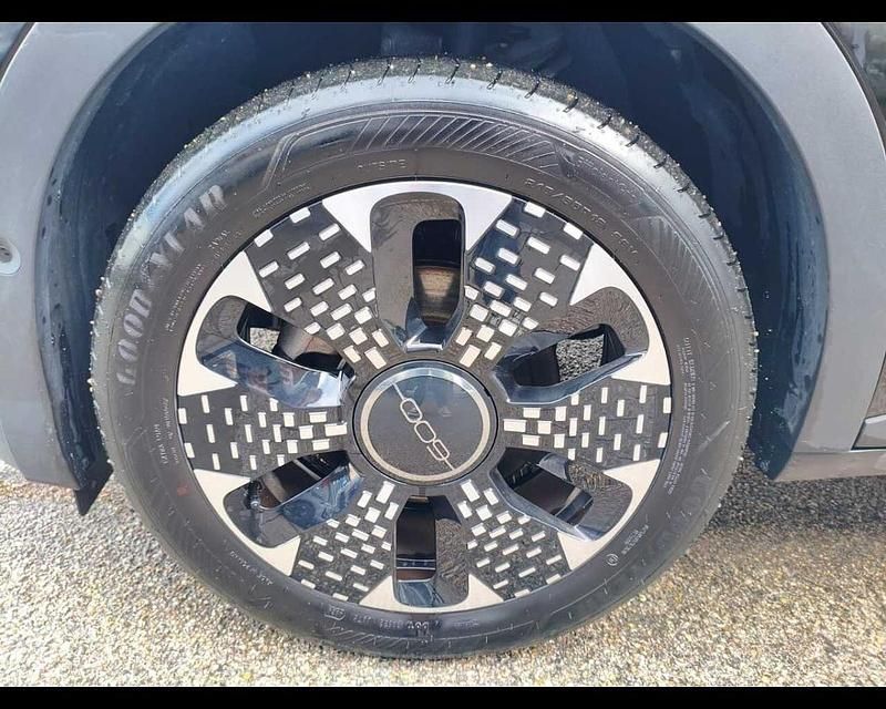 Usata Fiat 600 La Prima 110 CV (80 kW) 2025 Nero SUV