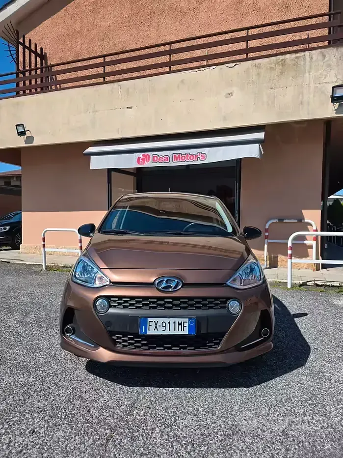 Usata Hyundai i10 65 CV (47 kW) 2019 Marrone Utilitaria