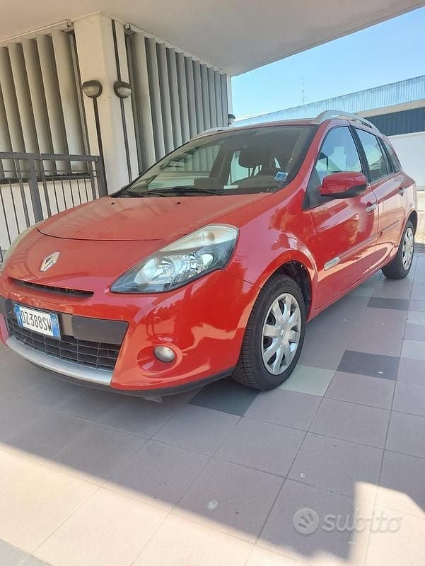 Usata Renault Clio II 58 CV (42 kW) 2011 Rosso Utilitaria