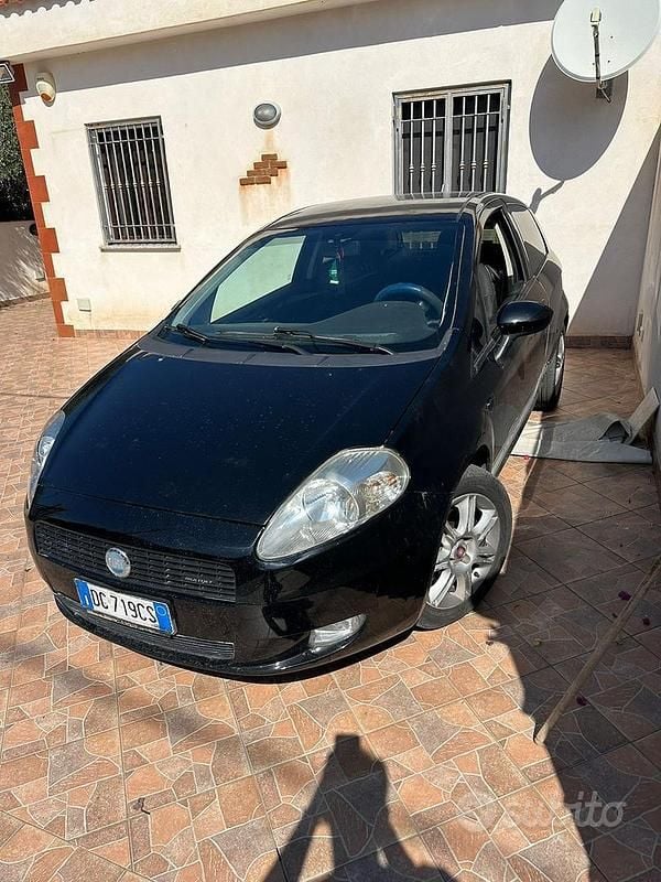 Usata Fiat Grande Punto 75 CV (55 kW) 2006 Nero Utilitaria