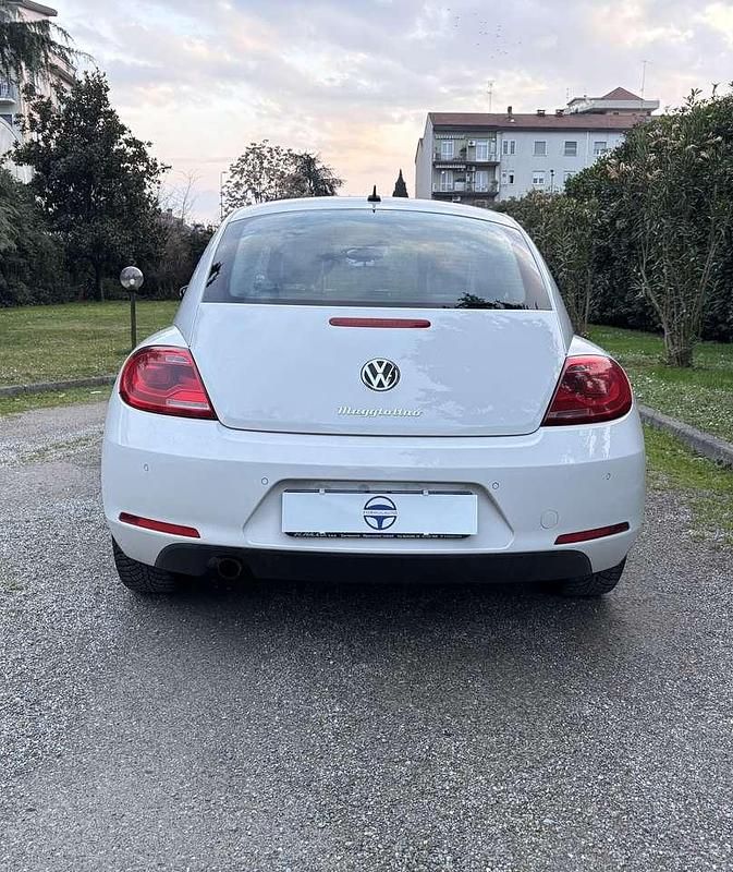Usata VW Beetle 105 CV (77 kW) 2012 Bianco Utilitaria