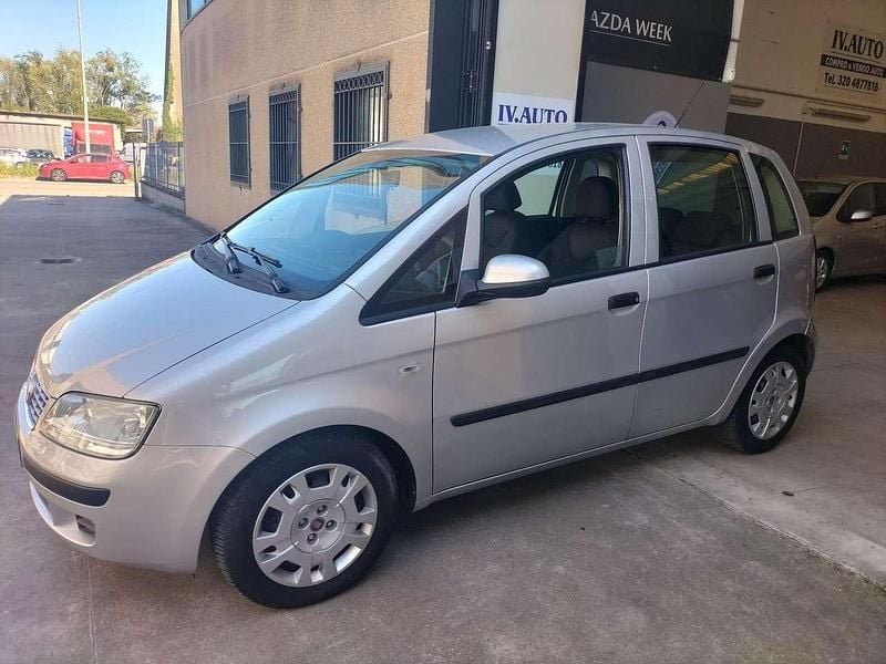 Usata Fiat Idea 95 CV (69 kW) 2011 Grigio Monovolume