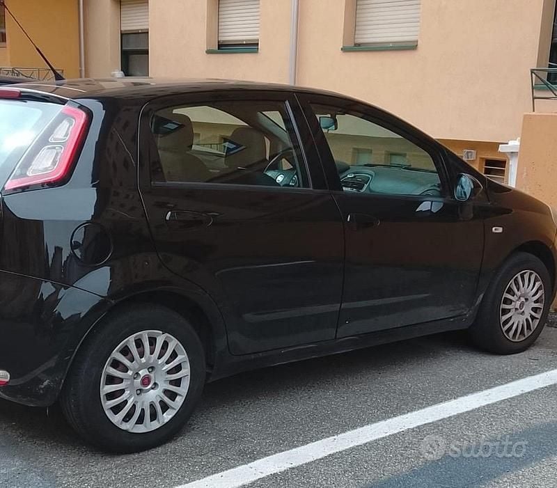 Usata Fiat Punto Evo 69 CV (50 kW) 2010 Nero Utilitaria
