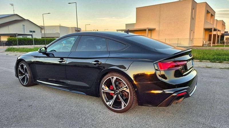 Usata Audi RS5 Sportback Ambiente 450 CV (330 kW) 2021 Nero Berlina