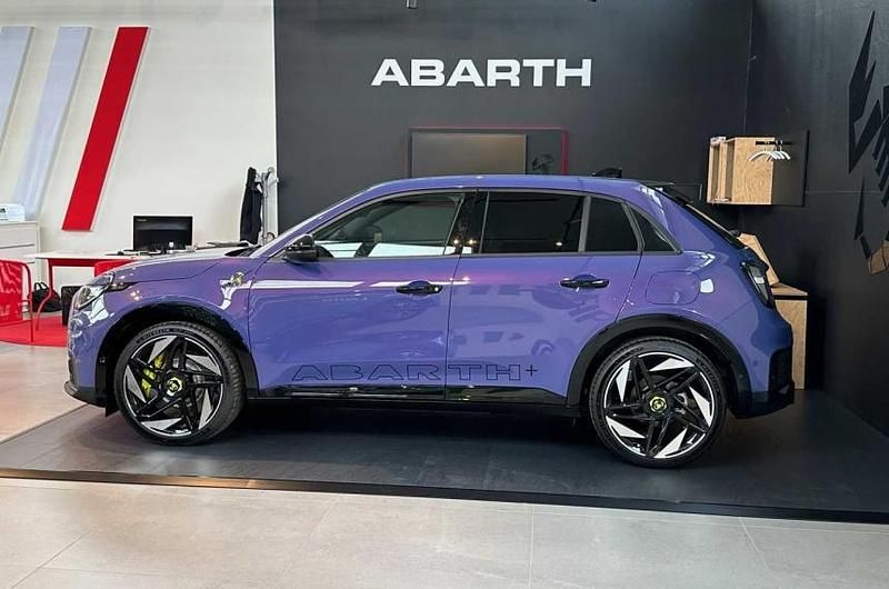 Nuova Abarth 600e Scorpionissima 105 kW (143 CV) 2025 Hypnotic SUV