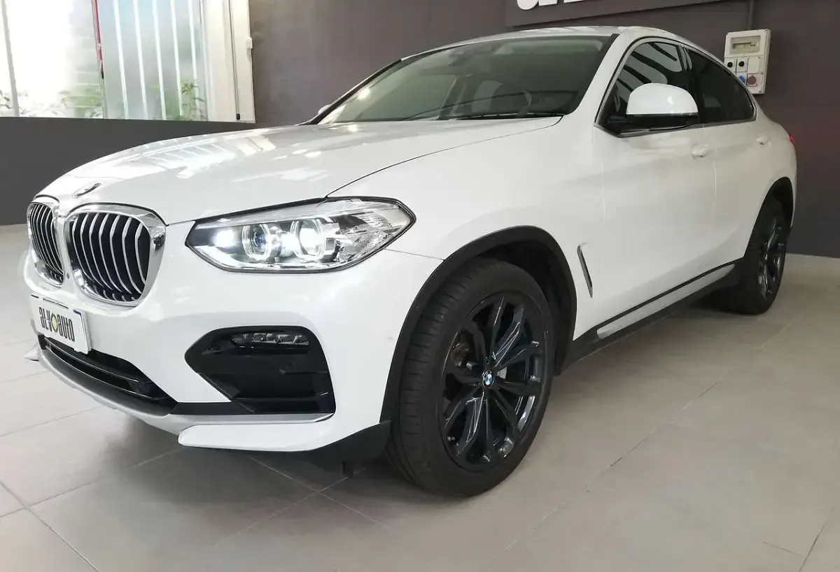 Usata BMW X4 xLine 190 CV (139 kW) 2021 Mineral white pearl SUV