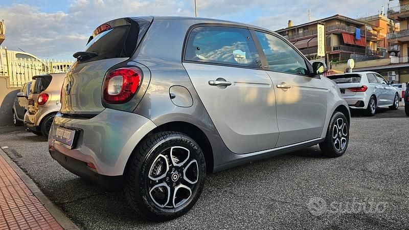 Usata Smart ForFour Passion 89 CV (65 kW) 2019 Grigio Utilitaria