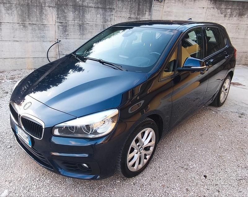 Usata BMW 218 Advantage 150 CV (110 kW) 2016 Blu Station wagon
