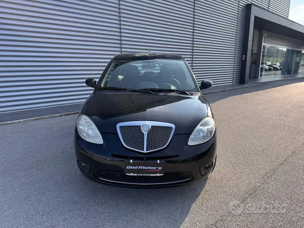 Usata Lancia Ypsilon 60 CV (44 kW) 2007 Nero Utilitaria