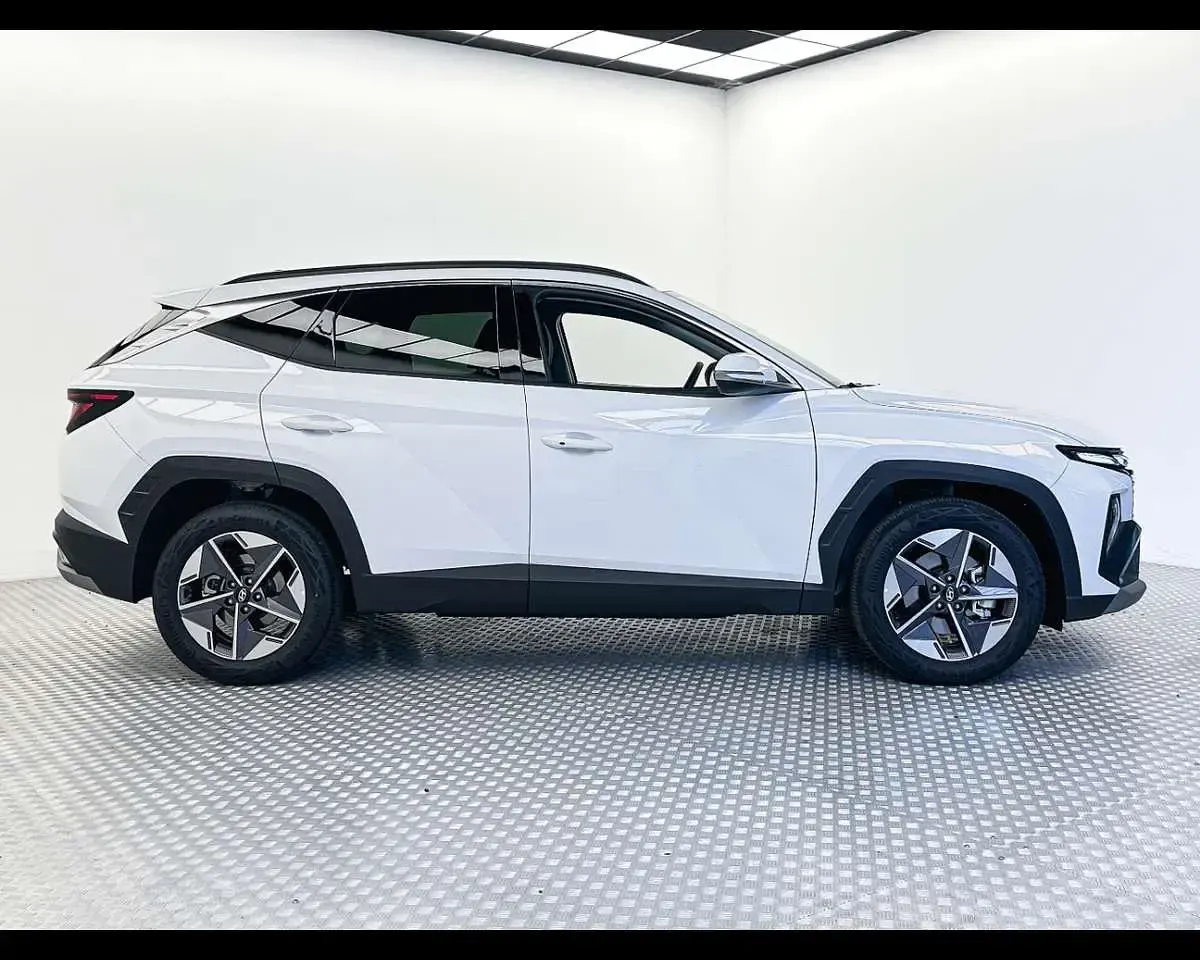 Nuova Hyundai Tucson 136 CV (100 kW) 2025 Atlas white SUV