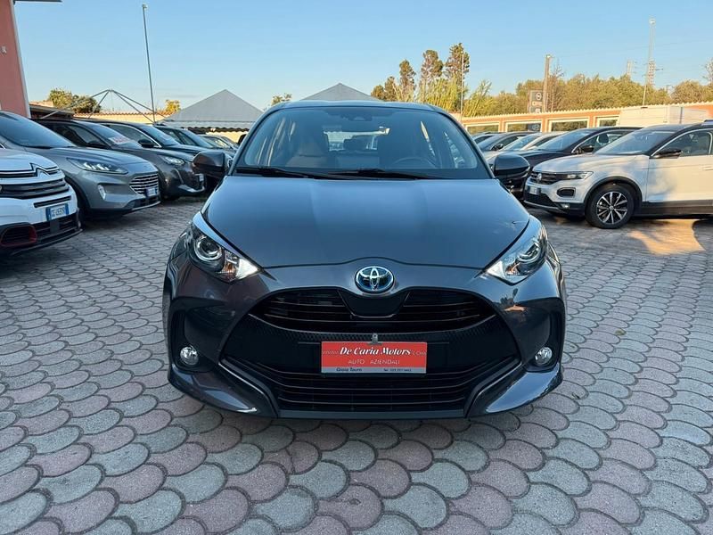 Usata Toyota Yaris Business Edition 92 CV (67 kW) 2022 Grigio Utilitaria