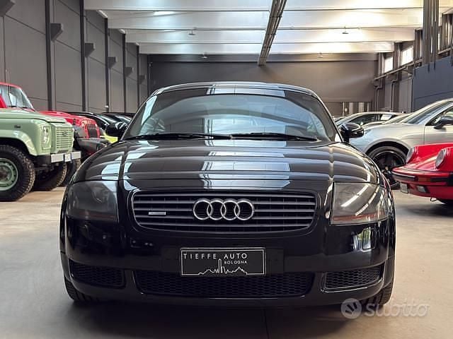 Usata Audi TT 225 CV (165 kW) 2000 Nero metallizzato Coupé
