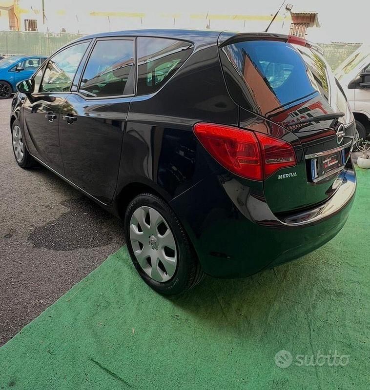 Usata Opel Meriva 95 CV (69 kW) 2011 Nero Monovolume