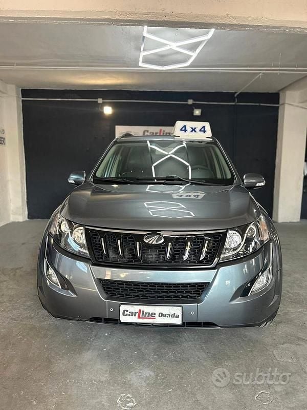 Usata Mahindra XUV500 140 CV (102 kW) 2017 Grigio SUV