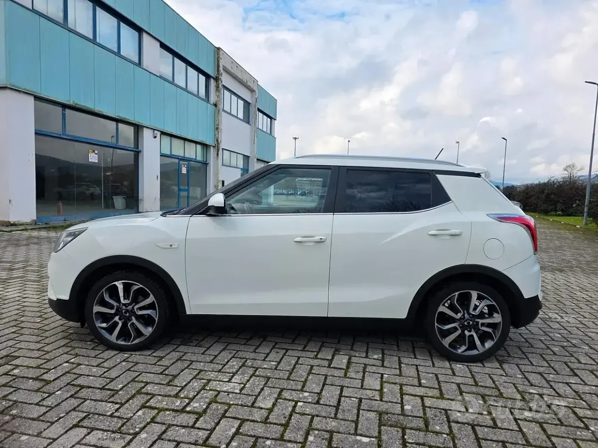 Usata SsangYong Tivoli 128 CV (94 kW) 2015 Bianco SUV