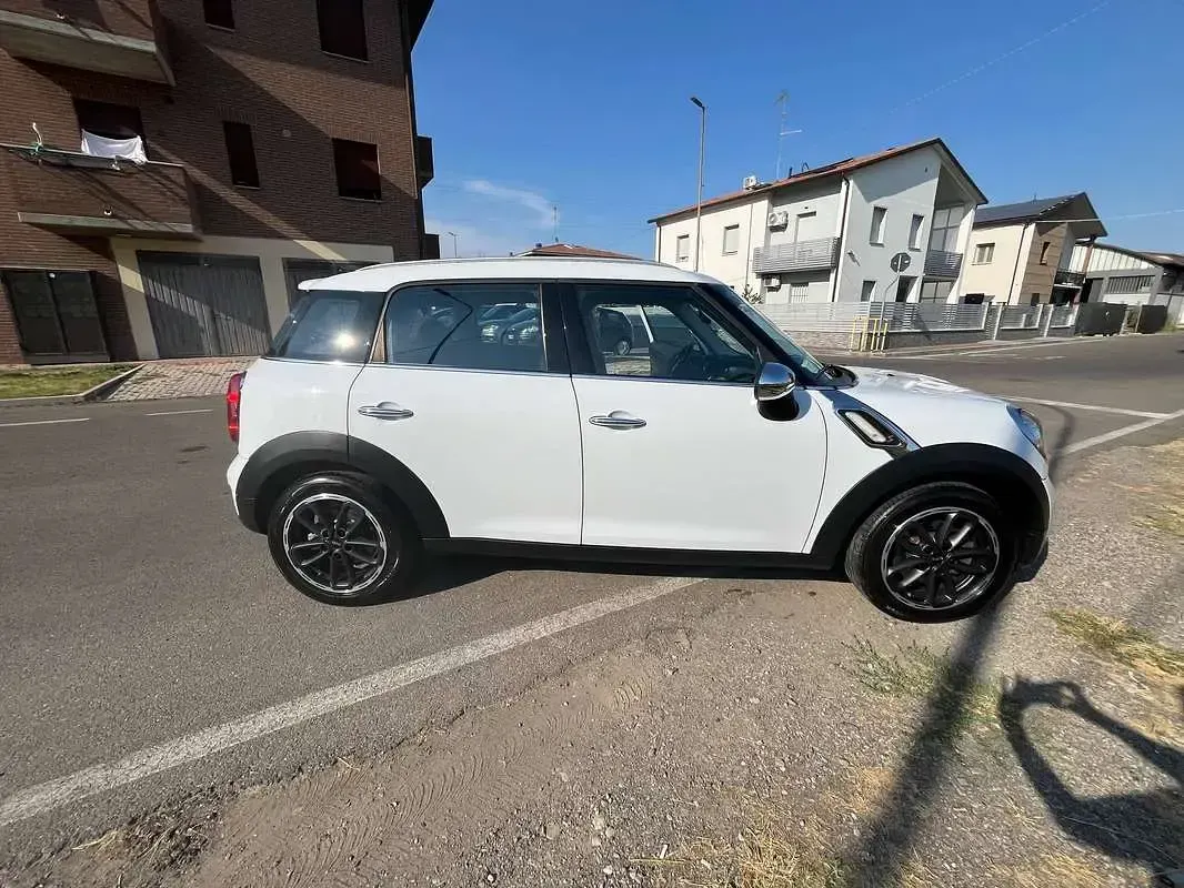 Usata Mini Cooper SD Countryman Business 143 CV (105 kW) 2015 Bianco SUV