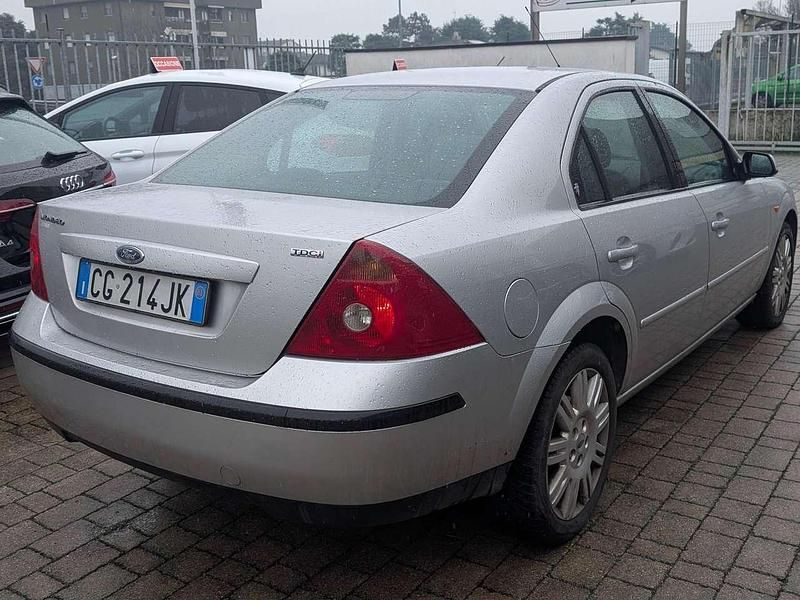 Usata Ford Mondeo Ghia 131 CV (96 kW) 2003 Other Berlina