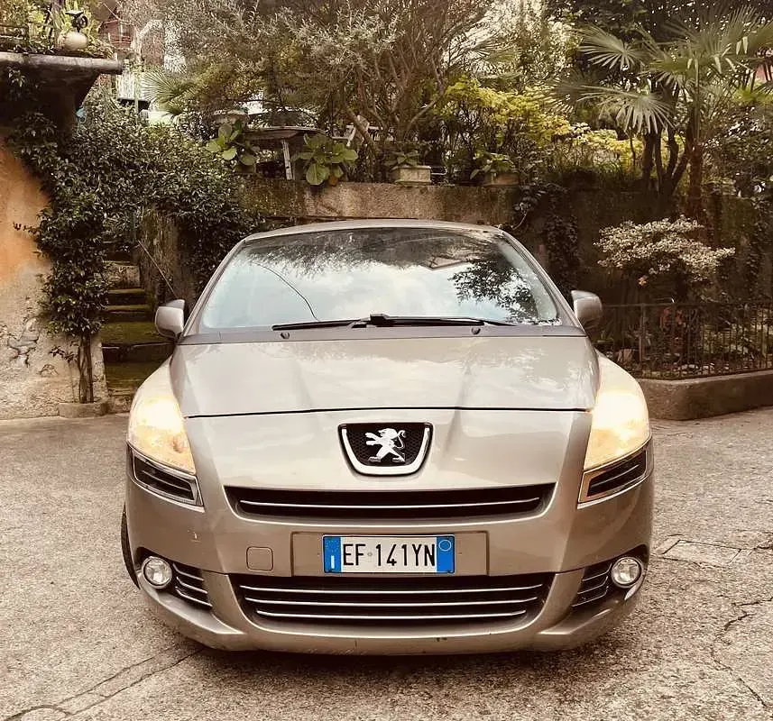 Usata Peugeot 5008 Business-Line 111 CV (81 kW) 2011 Monovolume