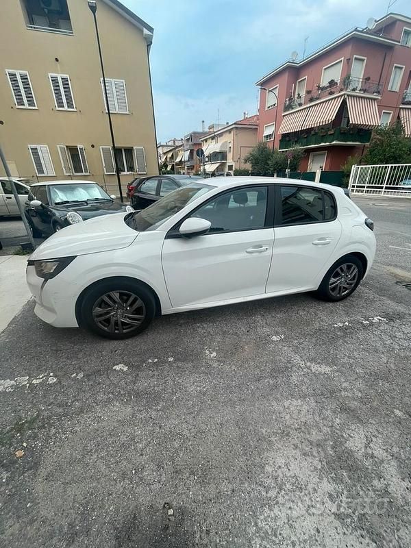 Begagnad Peugeot 208 75 HK (55 kW) 2020 Halvkombi