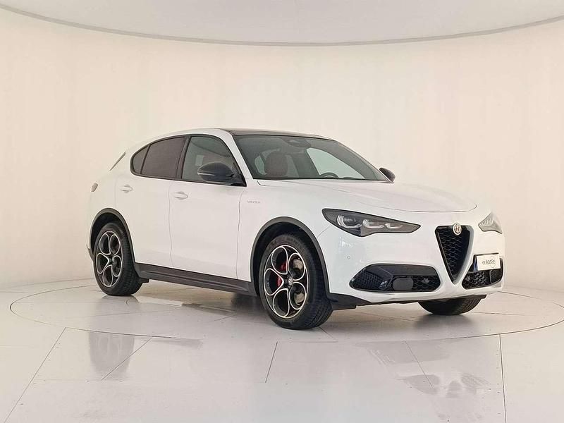 Usata Alfa Romeo Stelvio Veloce 209 CV (153 kW) 2024 Bianco alfa SUV