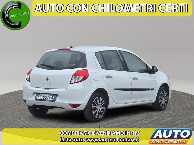 Usata Renault Clio II 75 CV (55 kW) 2011 Bianco Berlina