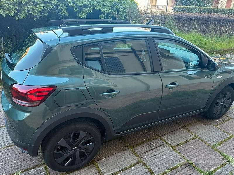 Usata Dacia Sandero Stepway 90 CV (66 kW) 2025 Verde Utilitaria
