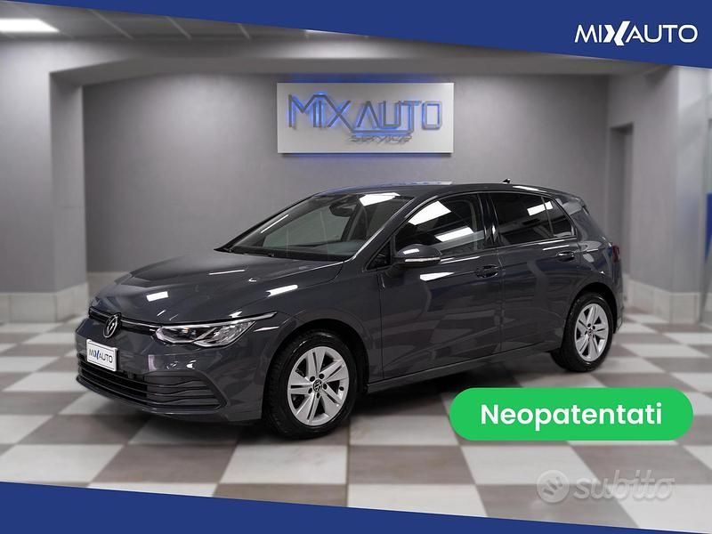 Usata VW Golf VII Life 115 CV (84 kW) 2021 Grigio Utilitaria