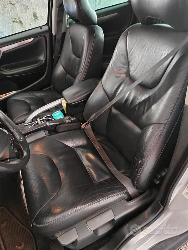 Grigio Usata 2004 Volvo XC70 Station wagon | 2500 € (Super prezzo) - Immagine 1/4