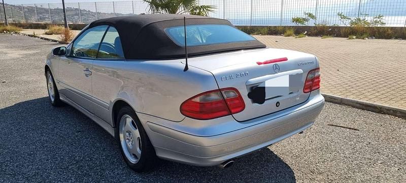 Usata Mercedes CLK200 Elegance 163 CV (119 kW) 2002 Argento Cabrio