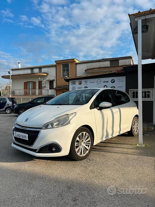 Usata Peugeot 208 Allure 75 CV (55 kW) 2016 Bianco Utilitaria