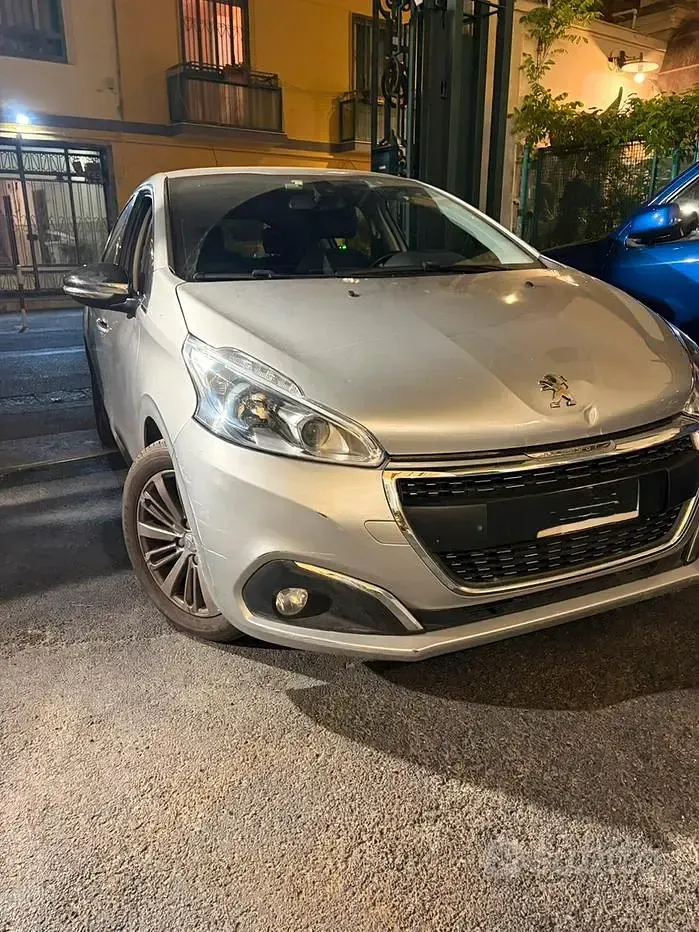 Usata Peugeot 208 75 CV (55 kW) 2016 Grigio Utilitaria