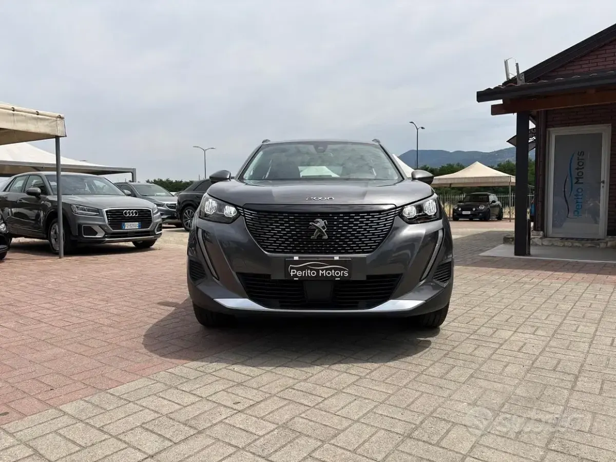 Usata Peugeot 2008 Allure 131 CV (96 kW) 2020 Grigio SUV