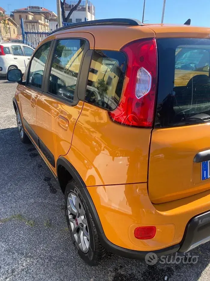 Usata Fiat Panda 4x4 S 85 CV (62 kW) 2017 Arancione Utilitaria