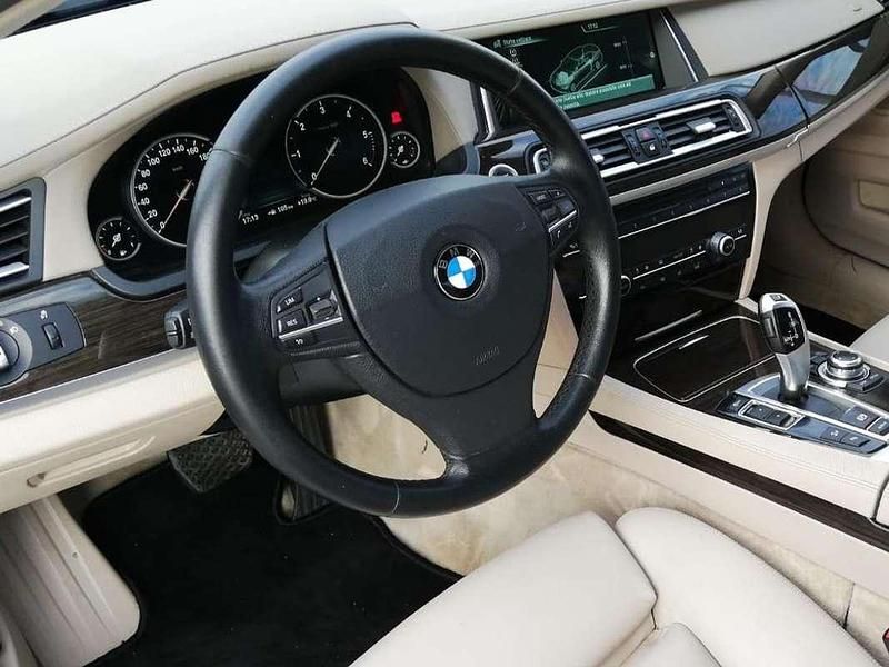 Begagnad BMW 730 Comfort Edition 258 HK (189 kW) 2012 Blå Sedan