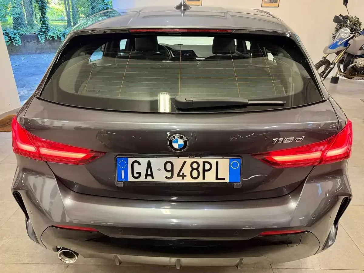 Usata BMW 116 M Sport 116 CV (85 kW) 2020 Mineral gray metallic Utilitaria