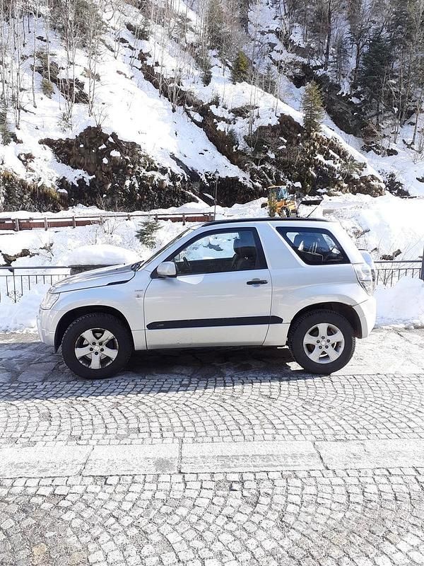 Usata Suzuki Vitara 129 CV (94 kW) 2006 Grigio SUV