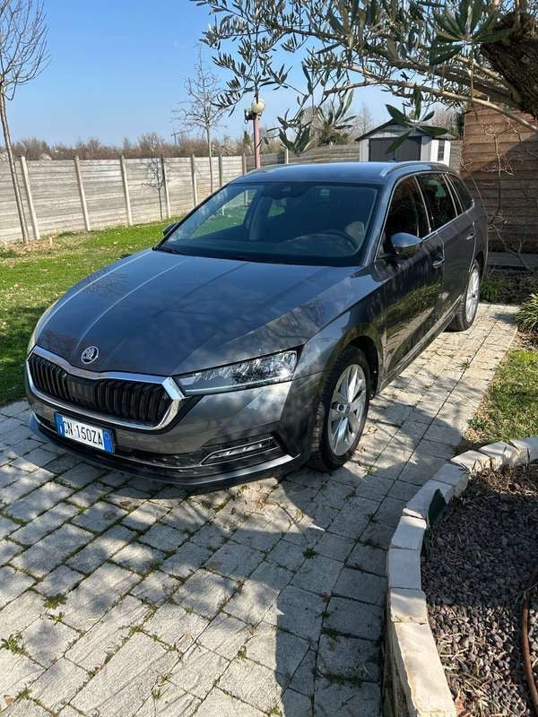 Usata 2023 Skoda Octavia Style Station wagon | 28.900 € (Cara) - Immagine 1/4